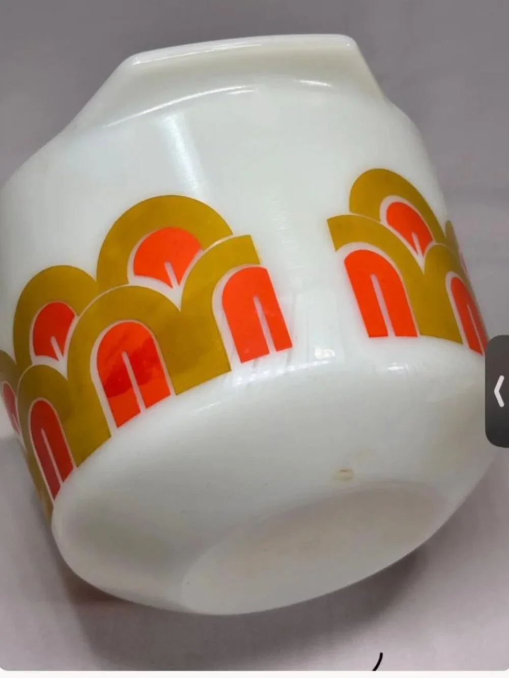 Vintage Antique PYREX Fish Scales Arches Art Deco 1.5 qt Mixing Bowl 1970s